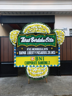 Papan Bunga Duka di Dempo Selatan
